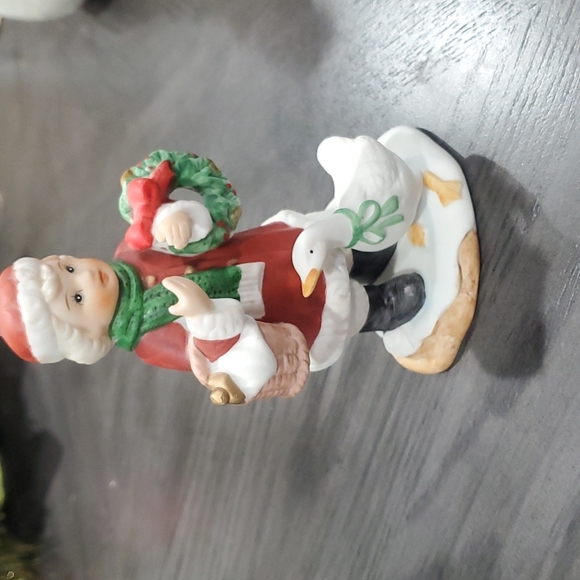 Vintage Christmas figurine woman with goose - Picture 4 of 5